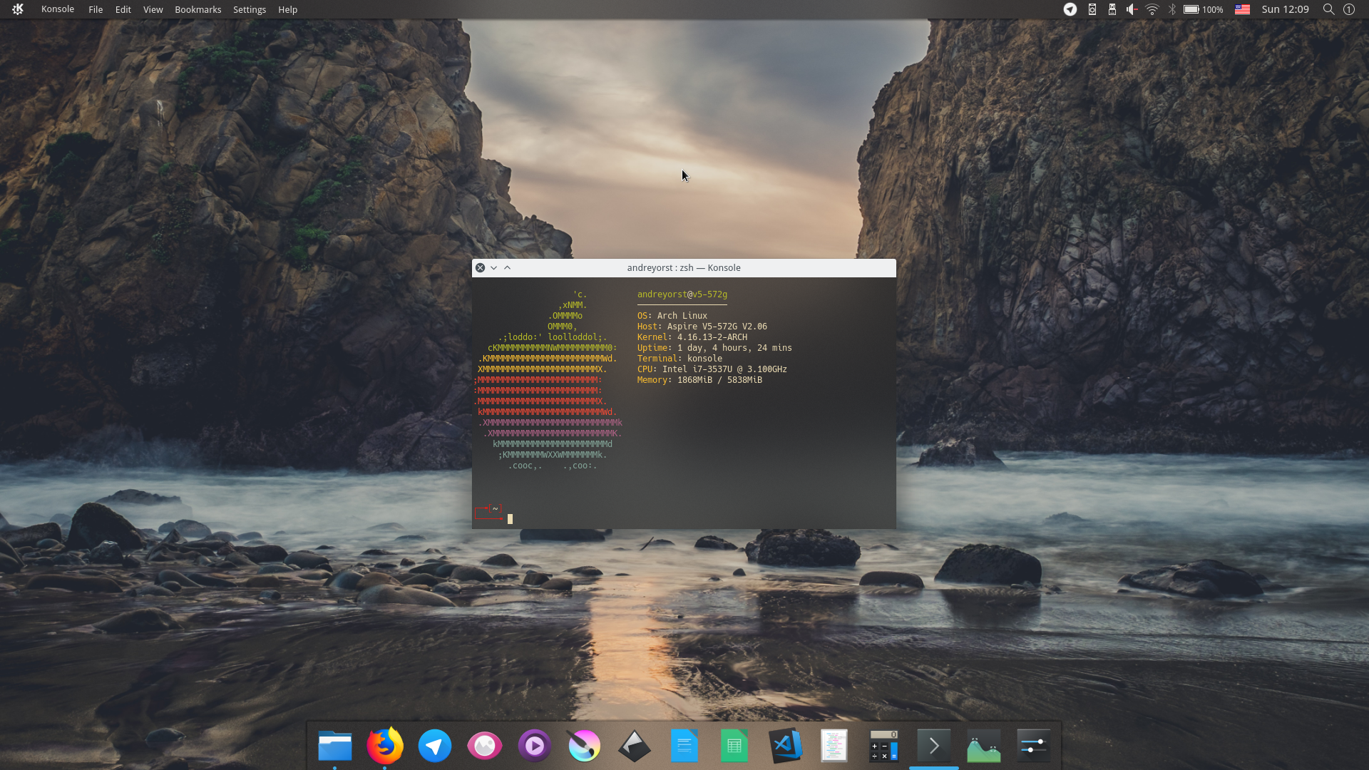 Figure 2: To this day, I still think this was beautiful. I&rsquo;ve spent a lot of time fiddling with icon spacings in the top panel, combining widgets, writing my own in QML, just to throw it all away, a few years later